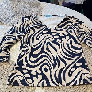 J. McLaughlin Zebra Print Long Sleeve Top in Navy Medium in EUC
